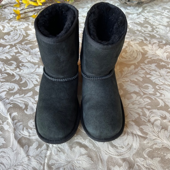 UGG AUSTRALIA Classic II Boot kids size 1 - Picture 6 of 10